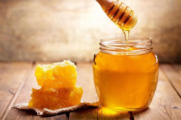 بررسی مواد مغذی موجود در عسل