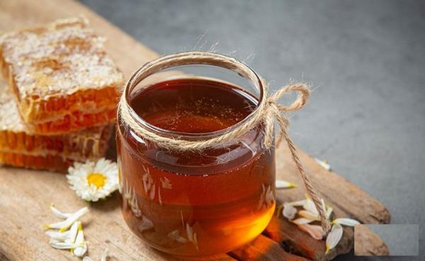 عسل آویشن سرشار از مواد مغذی