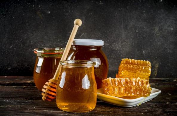 دانستنی هایی در مورد عسل موم دار طبیعی