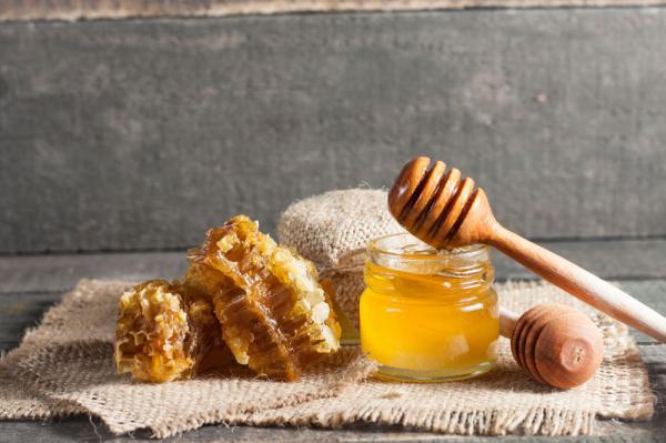 بررسی انواع عسل طبیعی بر اساس طعم