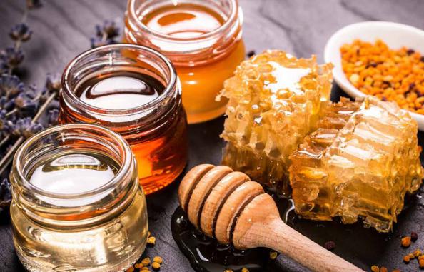 رنگ عسل به چه عواملی بستگی دارد؟