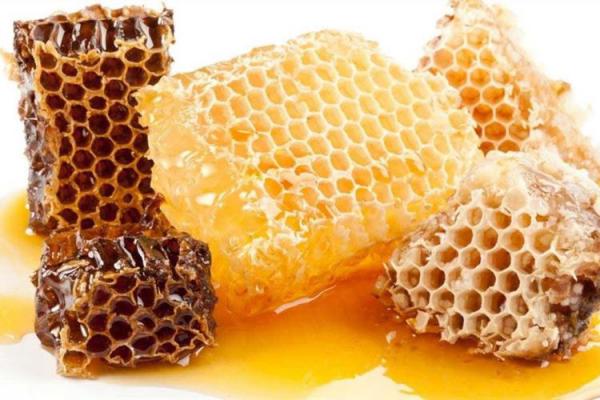 بررسی کیفی انواع عسل موم دار