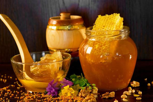 چند ویژگی عسل صددرصد طبیعی