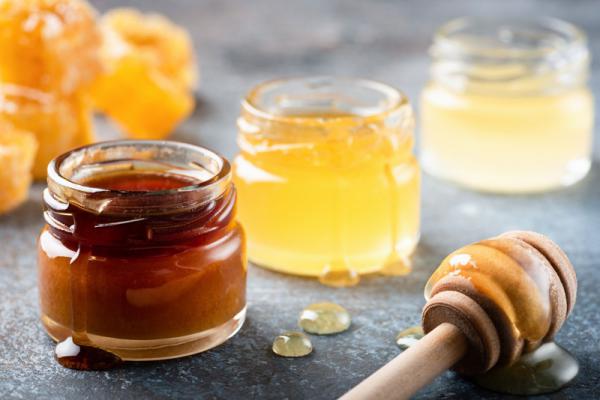 فروش کلی عسل گون سمیرم با پایین ترین قیمت